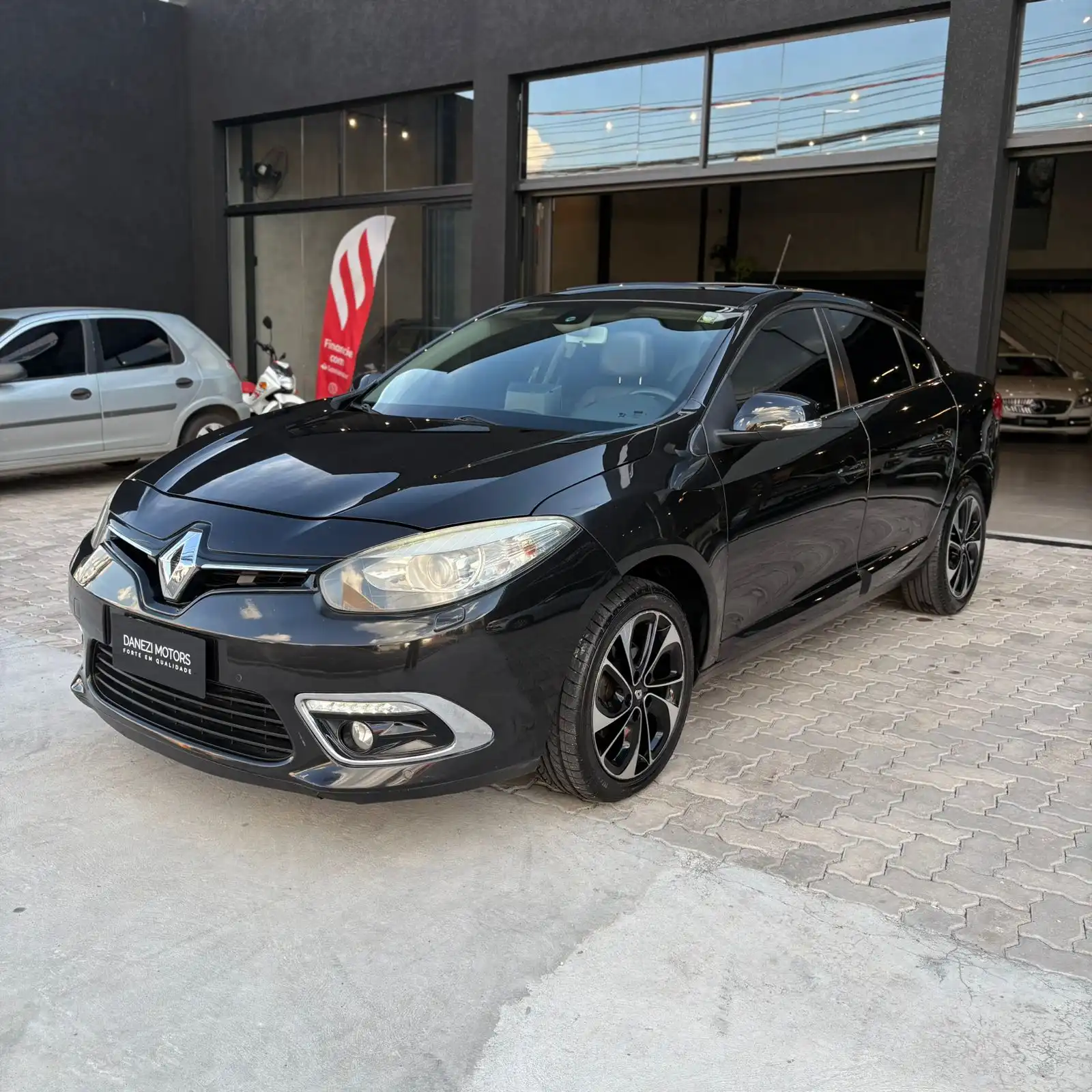 RENAULT FLUENCE 2.0 PRIVILÉGE 16V FLEX 4P AUTOMÁTICO