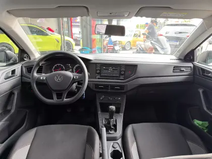 VOLKSWAGEN POLO 1.0 MPI MANUAL