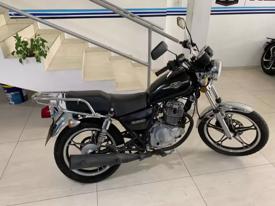 SUZUKI INTRUDER 125