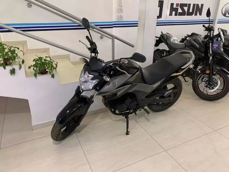 YAMAHA FAZER 250IE LIMITED EDITION