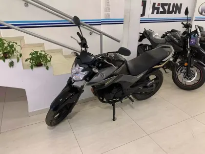 YAMAHA FAZER 250IE LIMITED EDITION