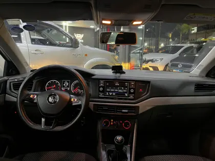 VOLKSWAGEN POLO 1.0 MPI MANUAL