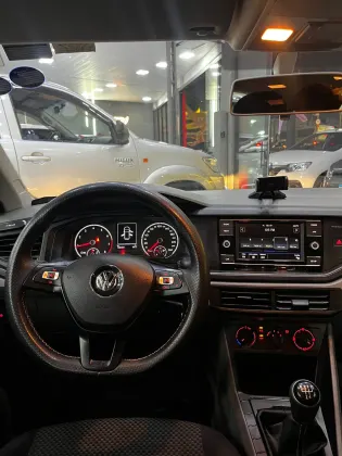 VOLKSWAGEN POLO 1.0 MPI MANUAL