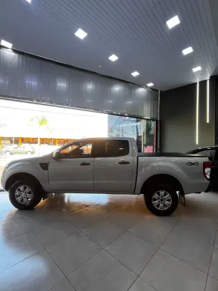 FORD RANGER 3.2 XLS 4X4 CD 20V DIESEL 4P MANUAL