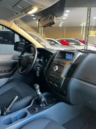 FORD RANGER 3.2 XLS 4X4 CD 20V DIESEL 4P MANUAL