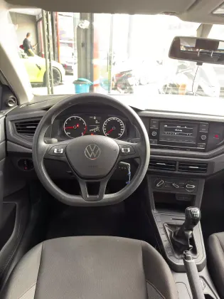 VOLKSWAGEN POLO 1.0 MPI MANUAL